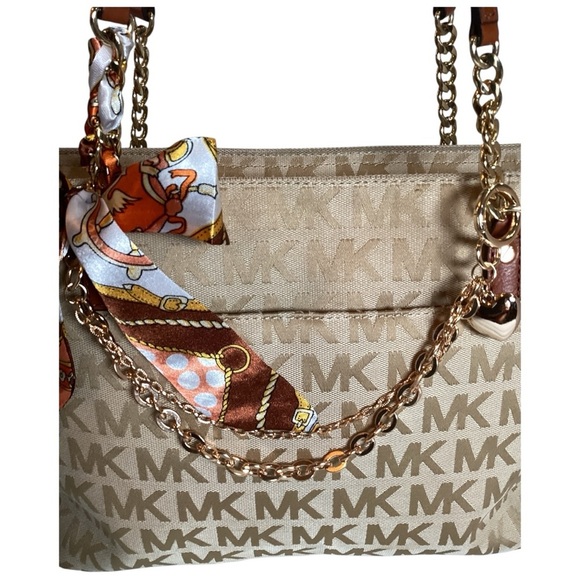 Michael Kors Beige Signature Tote with Pouch, Preloved - Picture 11 of 16